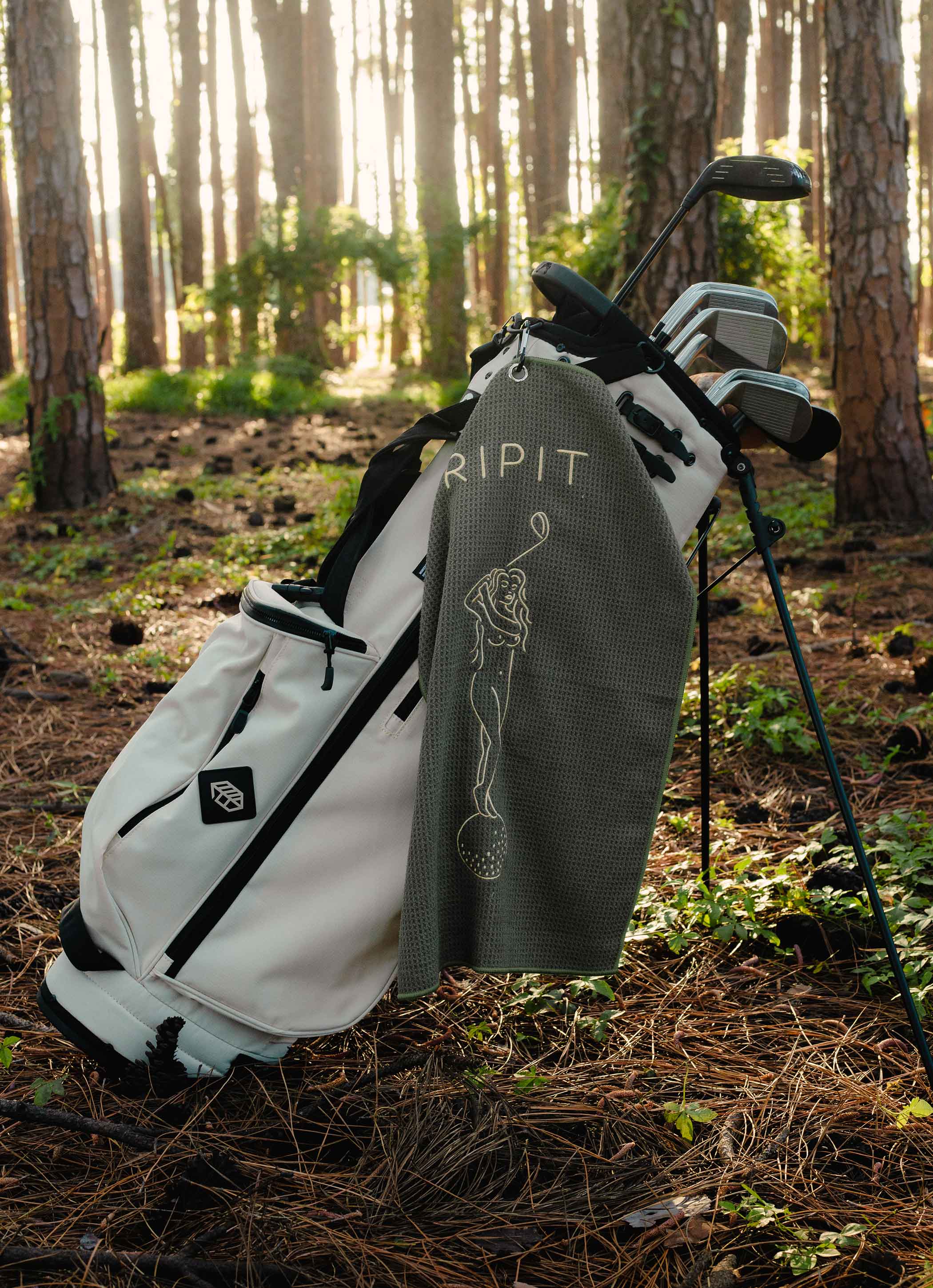 ゴルフィッカーズ Tee It Up The Street ゴルフタオル Golfickers - Golfickers added a new photo.